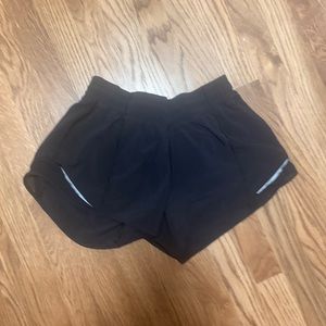 black lululemon hotty hot shorts